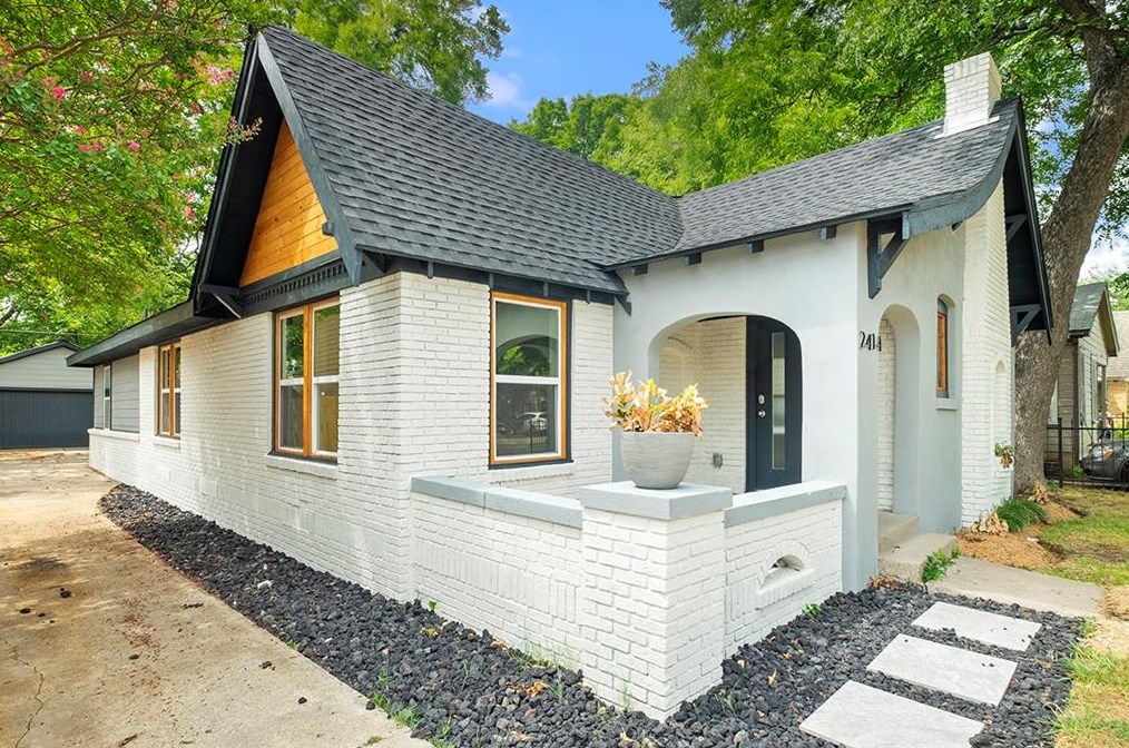 2414 Sharon St, Dallas, TX 75211