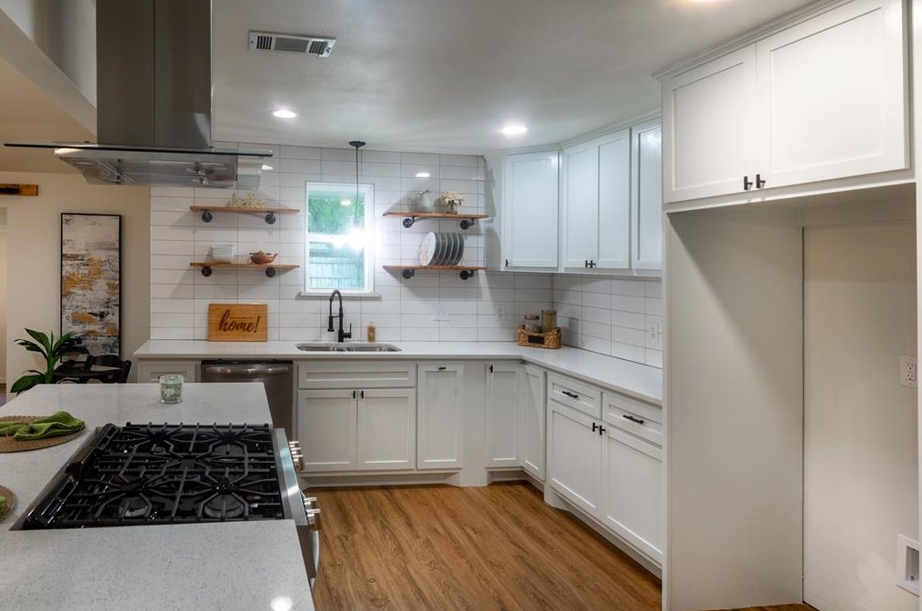 522 Mill St, Granbury, TX 76048