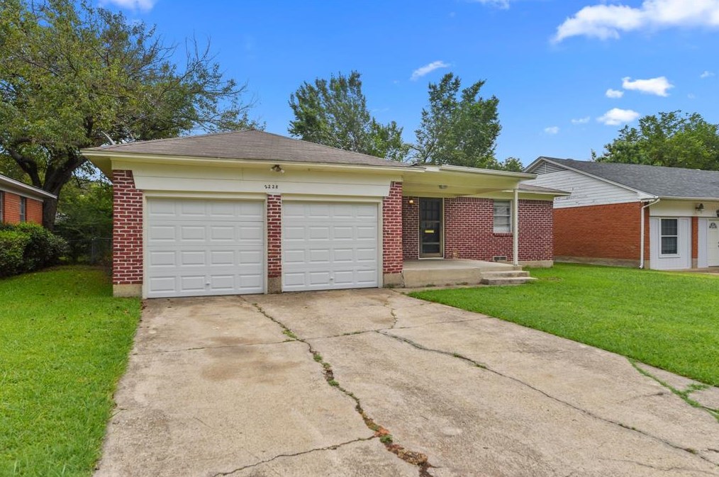 2228 Toulon Ln, Dallas, TX 75227