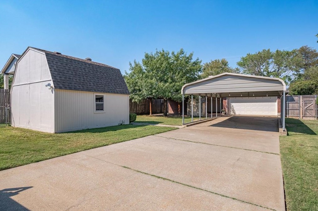 2016 Seminole Trl, Mesquite TX 75149-6695 exterior