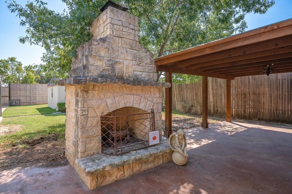 2016 Seminole Trl, Mesquite TX 75149-6695 exterior