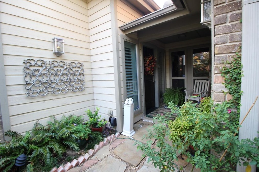 4970 Thunder Rd, Dallas, TX 75244-6543