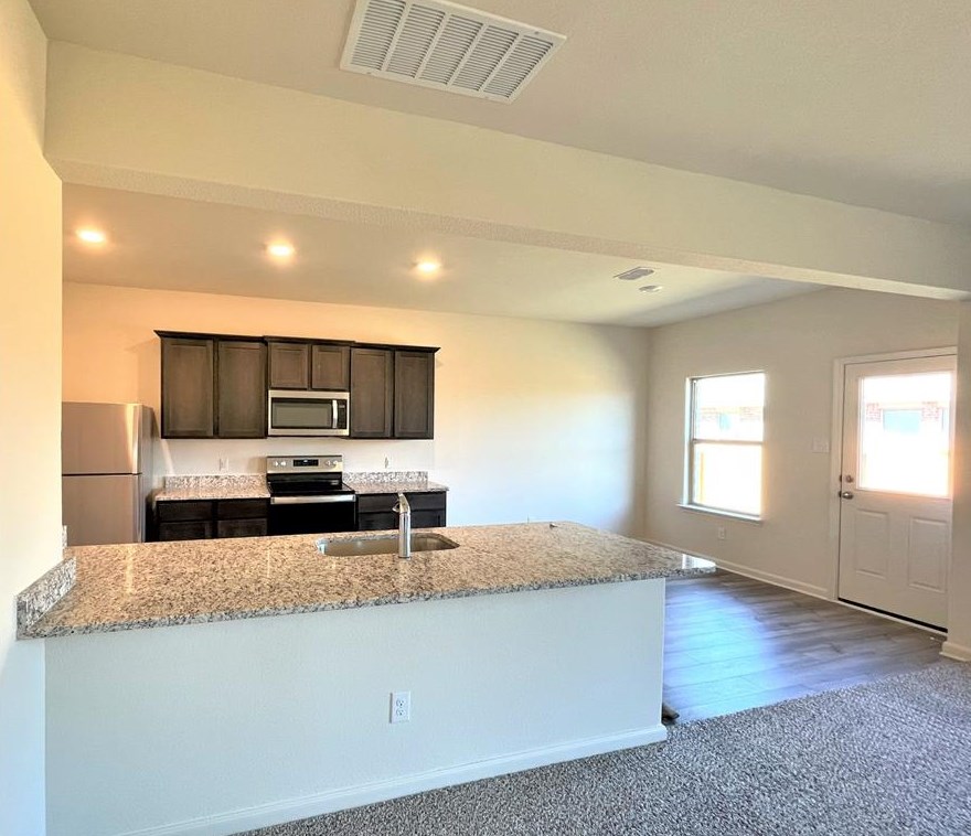935 Primrose Dr, Sanger, TX 76266-6636