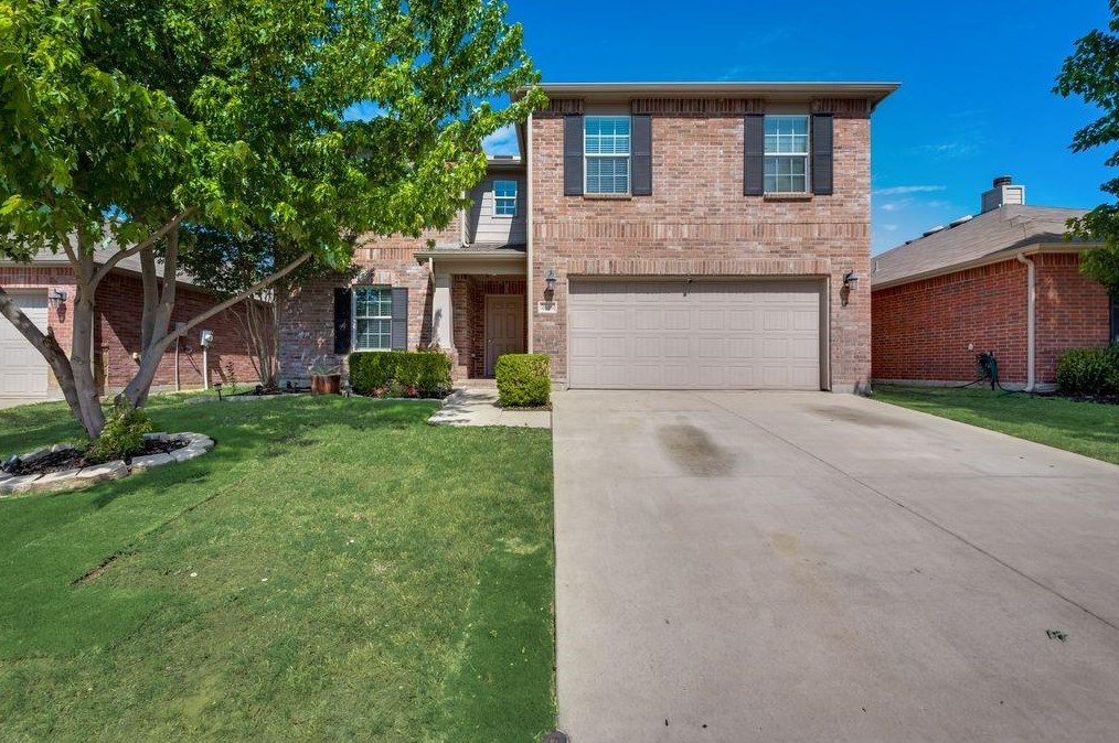 6916 Derbyshire Dr, Fort Worth, TX 76137