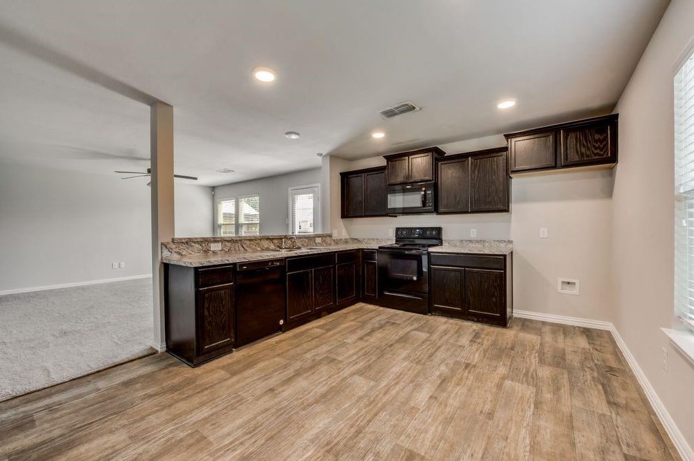 1336 Glen Garden Dr, Fort Worth, TX 76104