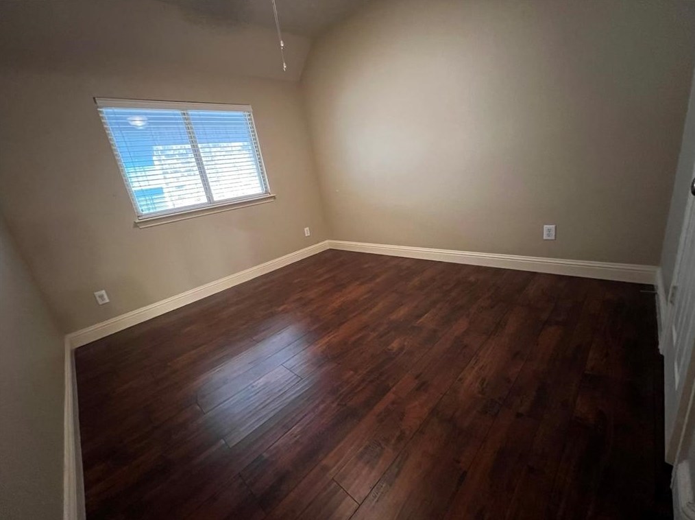 7067 Surfside Ln, Grand Prairie TX  75054-7257 exterior