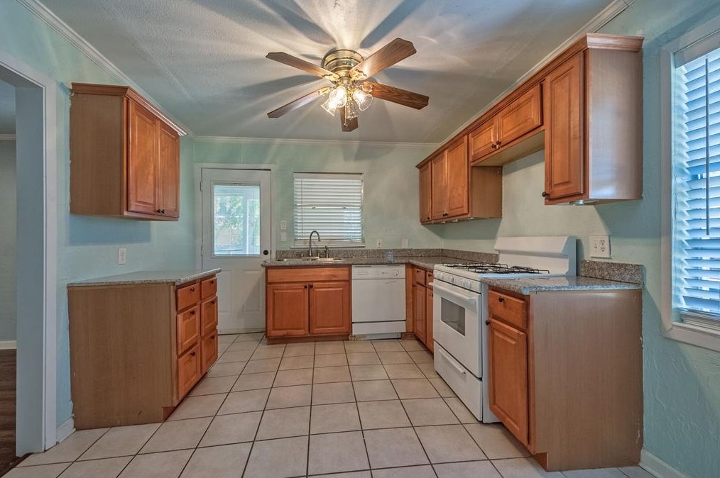 3930 Rochelle Dr, Dallas, TX 75220