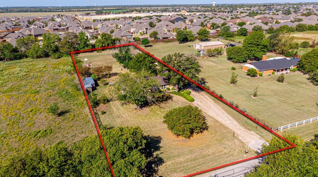 1117 Melody Ln, Desoto, TX 75115-8525