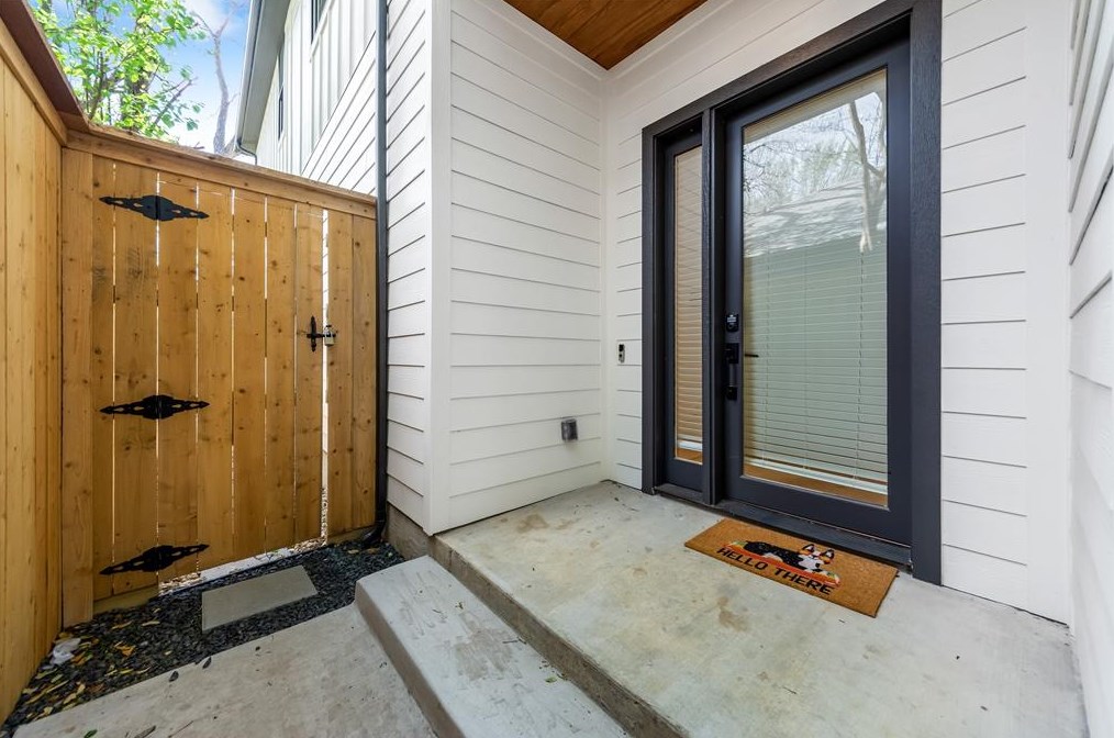 1007 Mt Auburn Ave, Dallas, TX 75223