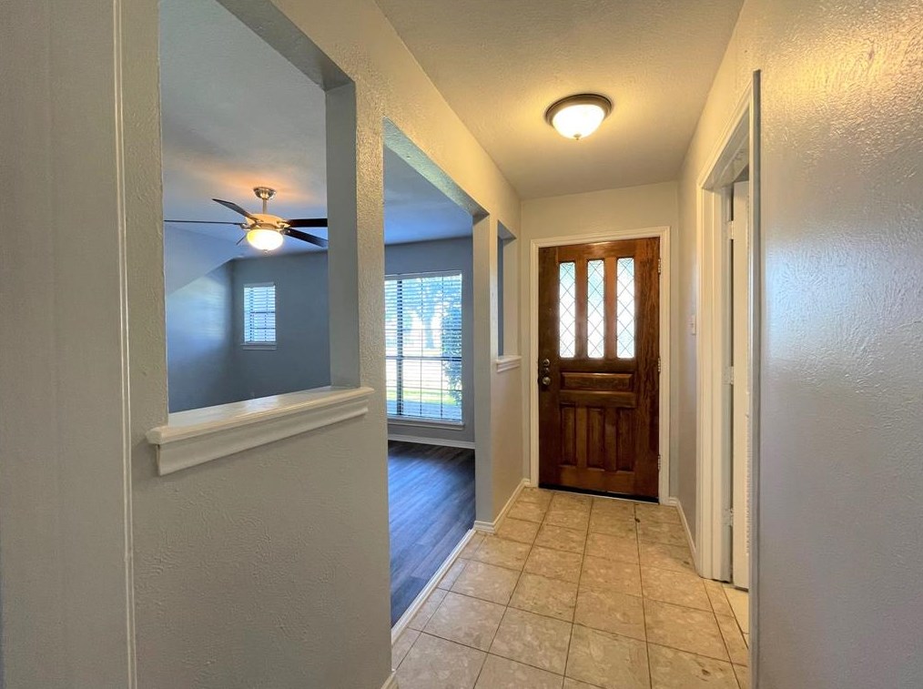 1920 Oakbluff Dr, Carrollton, TX 75007