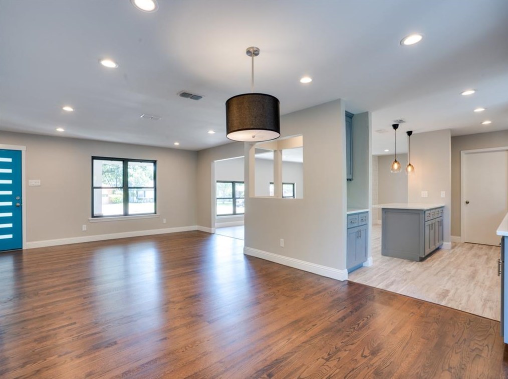 2915 Lavita Ln, Dallas TX  75234-6420 exterior