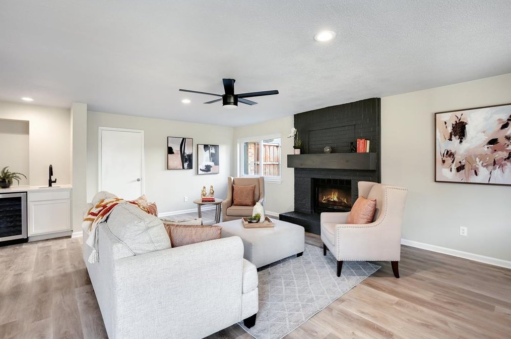 2306 Dartmouth Dr, Grand Prairie, TX 75052-1306