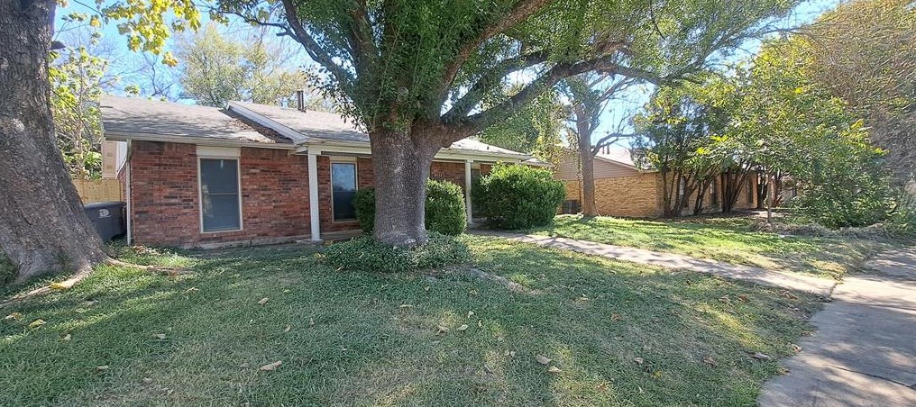 9724 White Ash Rd, Dallas, TX 75249