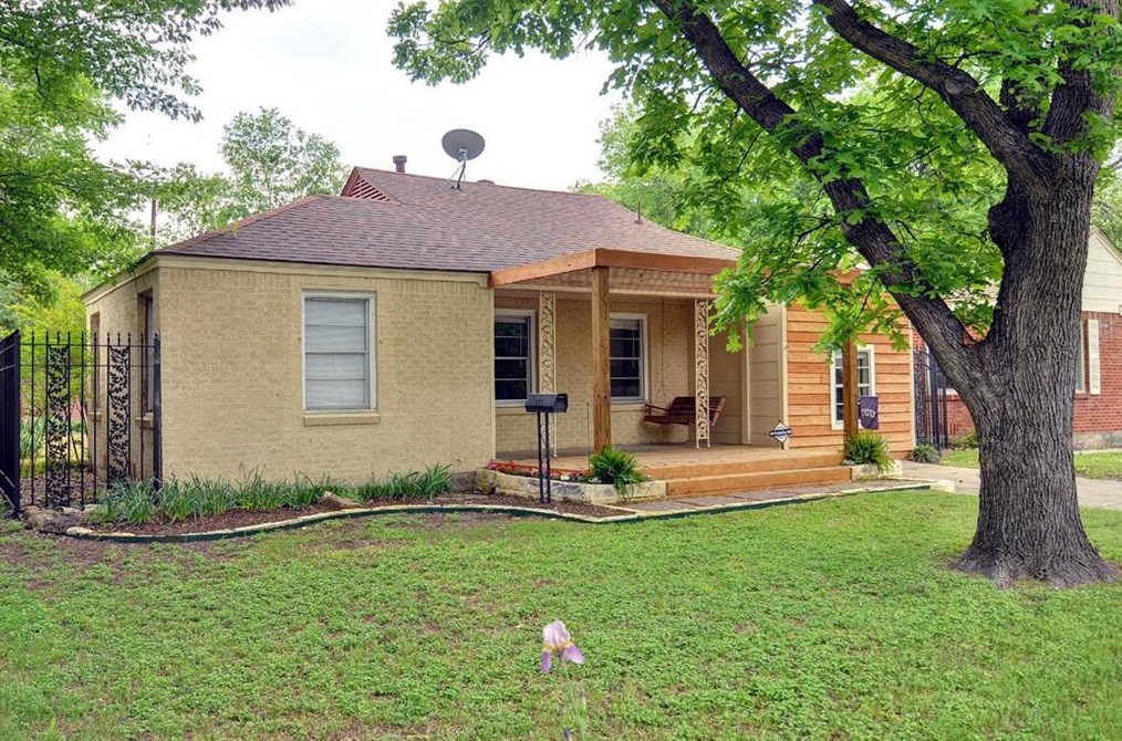 2713 W Bewick St, Fort Worth, TX 76109