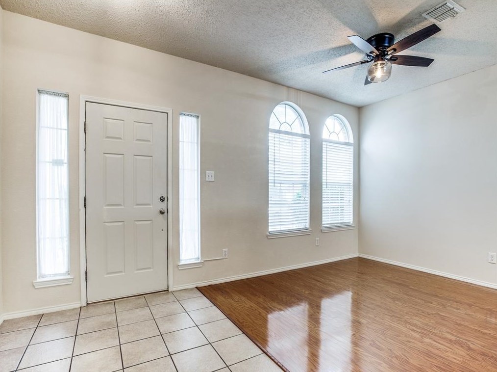 1209 Riverside Rd, Roanoke, TX 76262