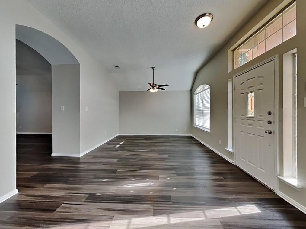 2101 Sterling Ln, Mesquite, TX 75181