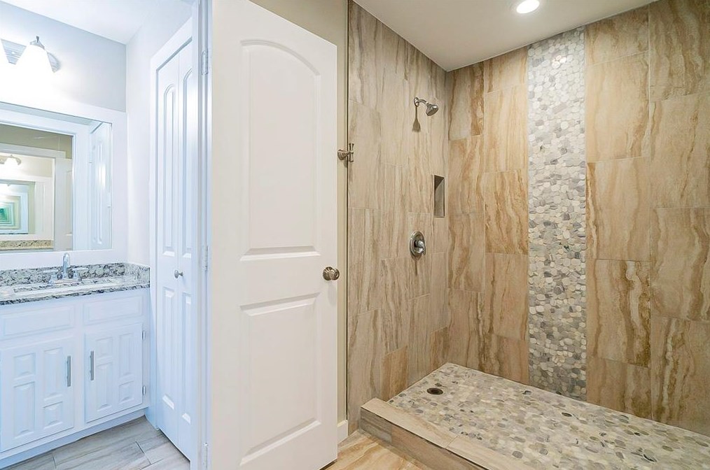 5005 Edgewater Dr, Rowlett TX 75088-4104 exterior