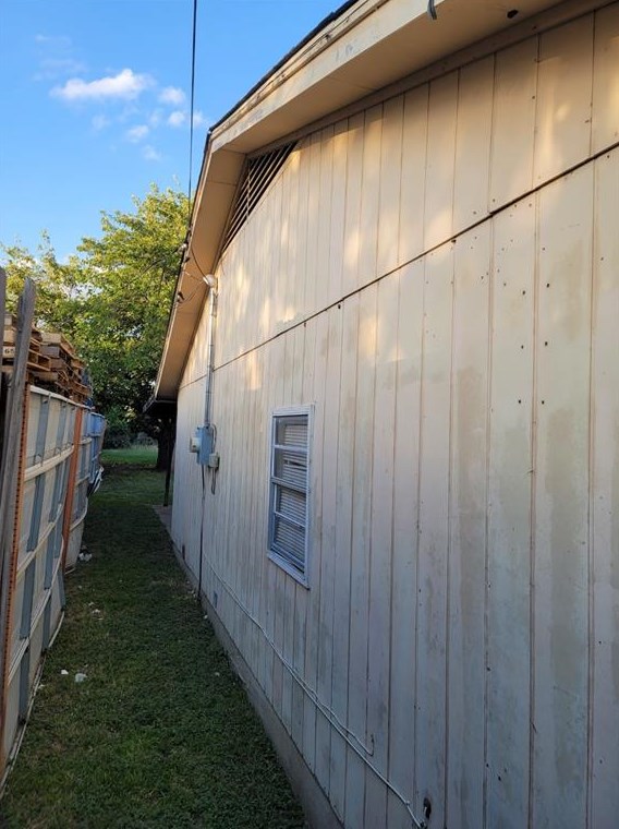 2438 Fort Worth St, Grand Prairie, TX 75050-4914