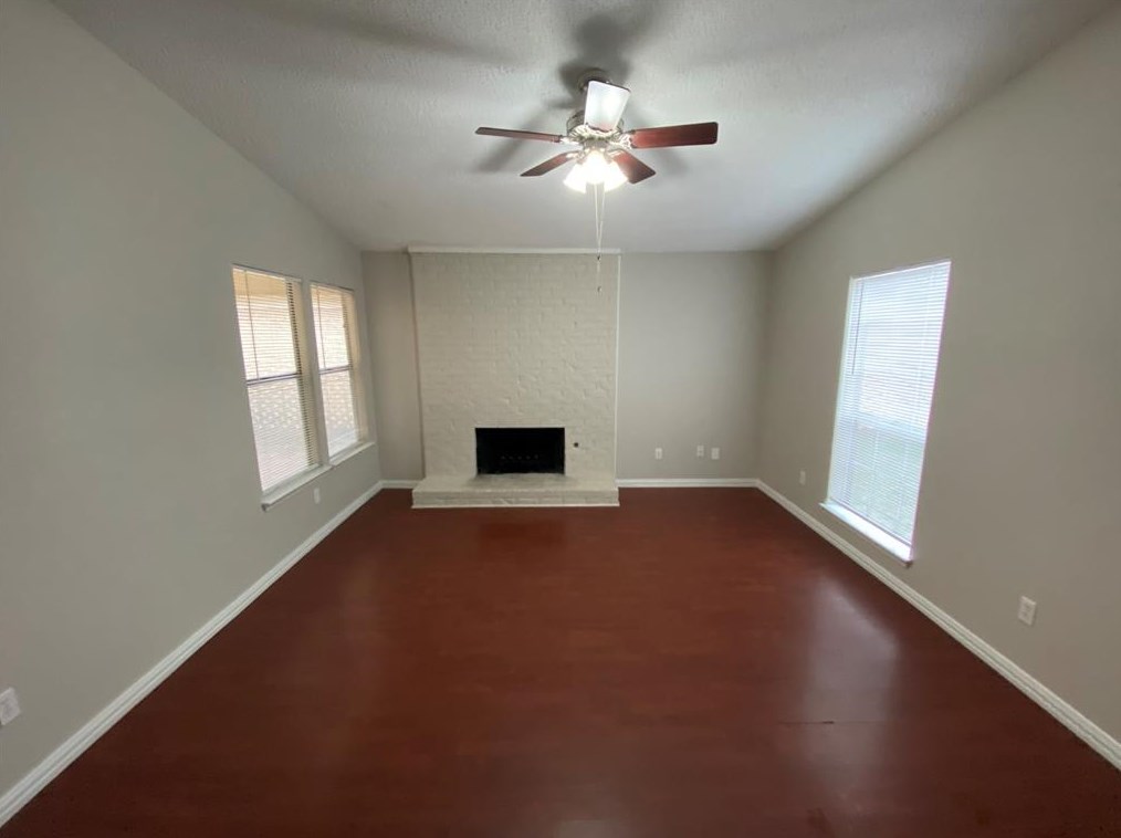 2202 Spicewood Ln, Carrollton, TX 75006