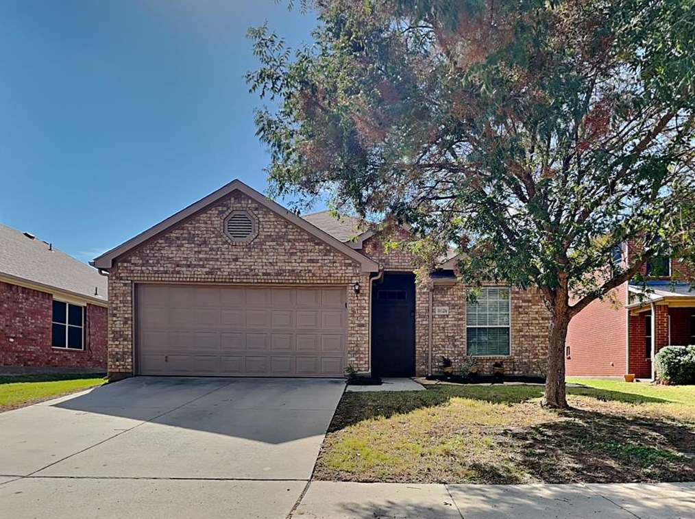 8624 Tumbleweed Dr, Aubrey, TX 76227
