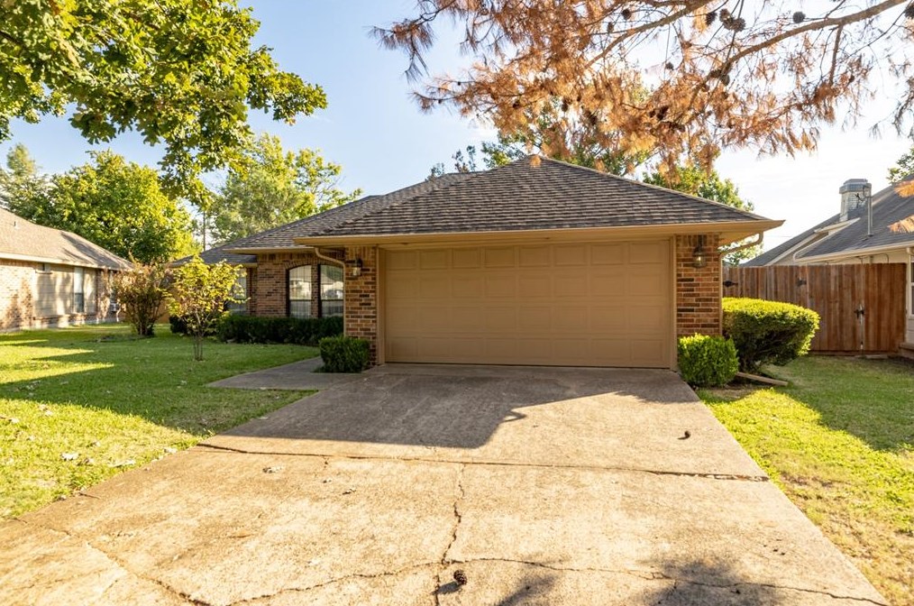 324 Bowie St, Forney TX  75126-9093 exterior
