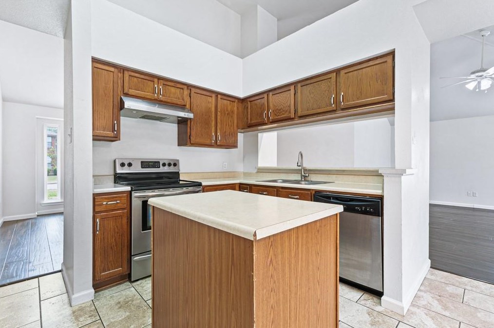 7613 Tulane Dr, Rowlett TX 75088-8526 exterior