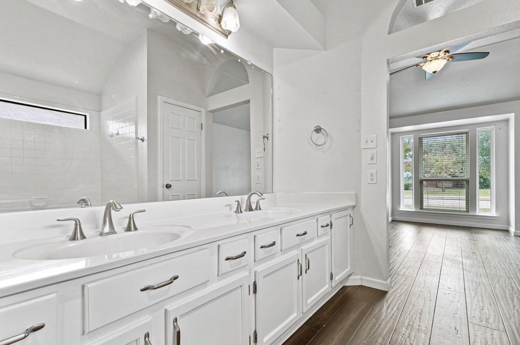 7613 Tulane Dr, Rowlett TX 75088-8526 exterior