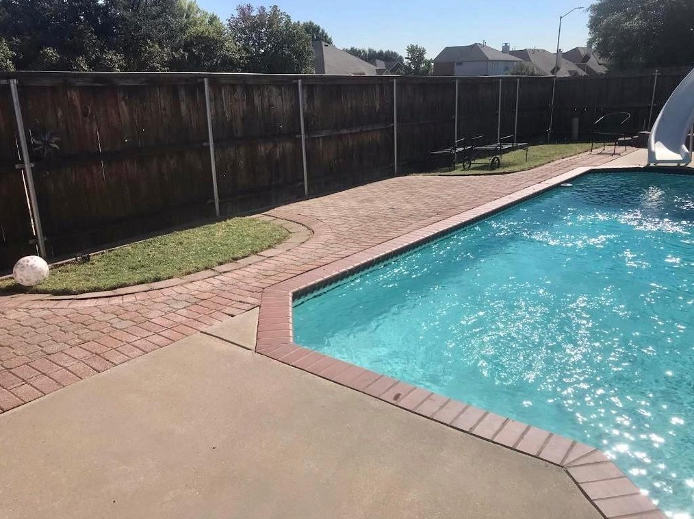 4650 Essex Dr, Grand Prairie, TX 75052-8354