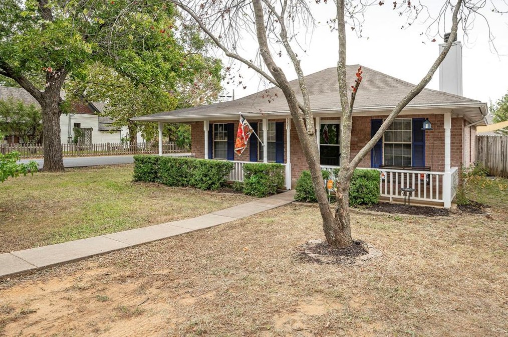 301 E Pecan St, Aubrey, TX 76227