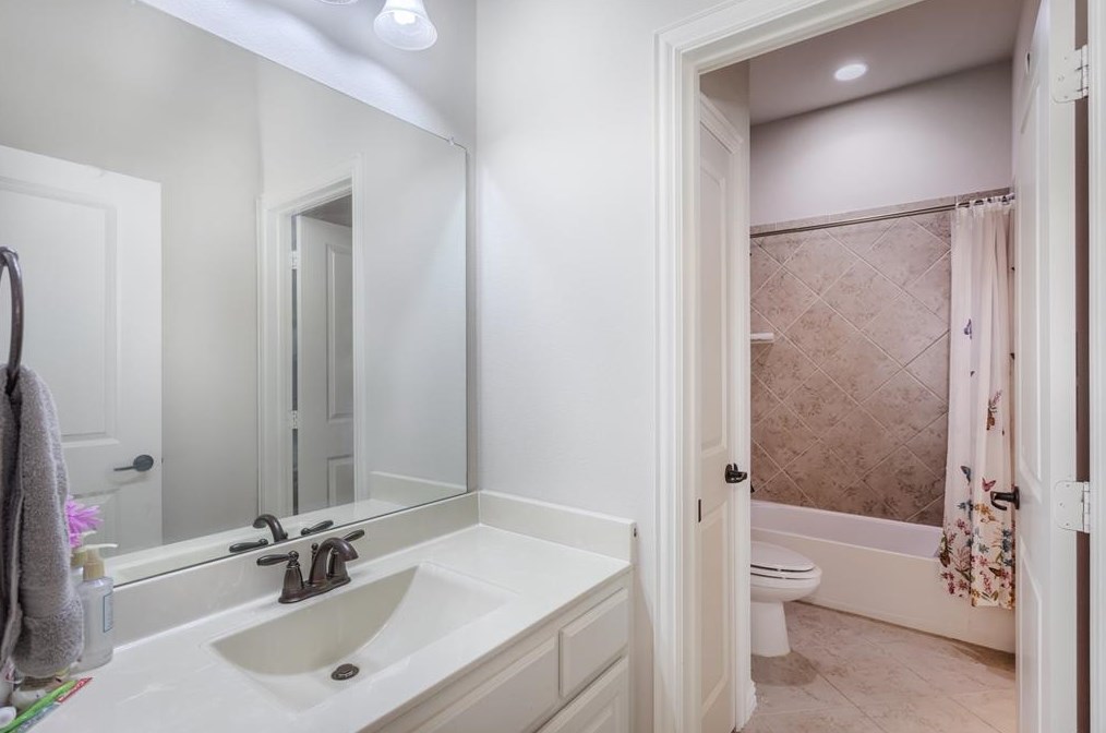 5112 Fringetree Dr, Mckinney TX 75071-8366 exterior