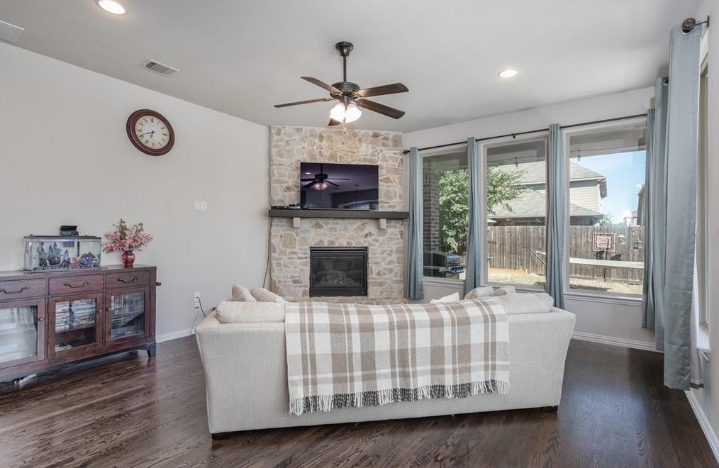 5112 Fringetree Dr, Mckinney TX 75071-8366 exterior