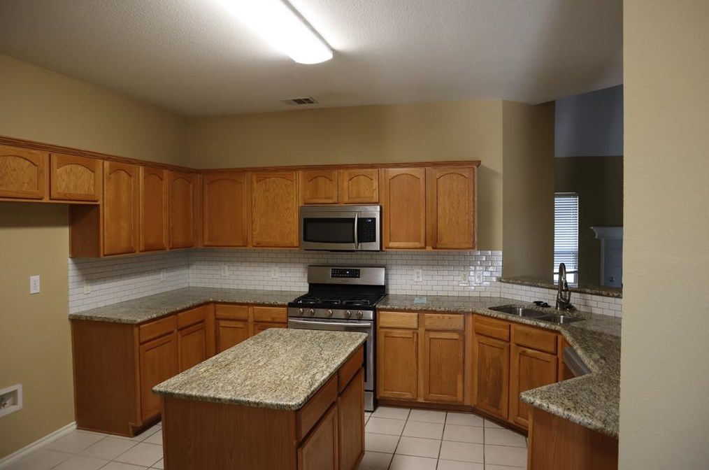 9724 Old Field Dr, Mckinney TX  75070-2818 exterior