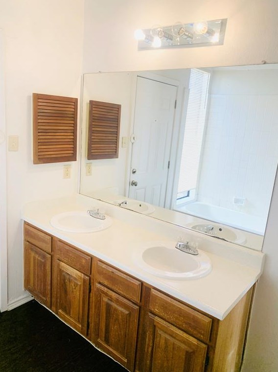 1211 Thistle Dr, Mesquite TX  75149-2635 exterior