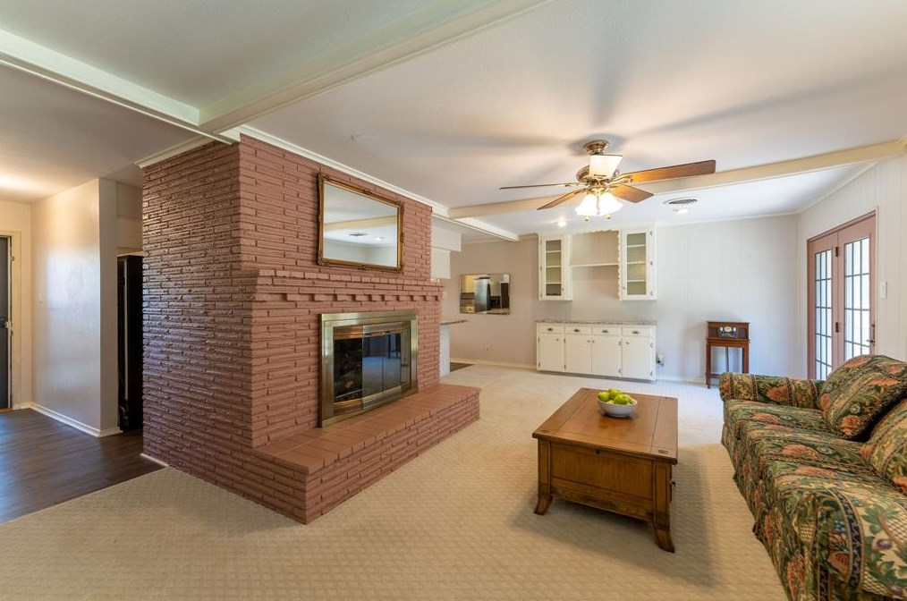610 Ray Andra Dr, Desoto, TX 75115-4428