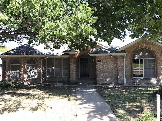 3300 Riverview Dr, Mesquite, TX 75181-1666