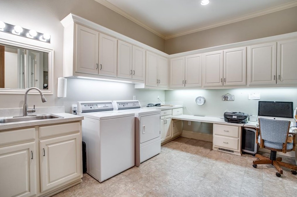 3236 Purdue Ave, Dallas TX 75225-7638 exterior