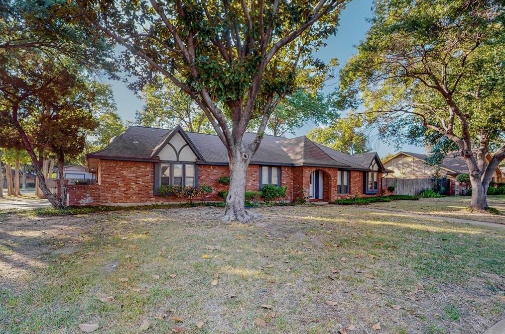 2313 Prince John Dr, Grand Prairie, TX 75050