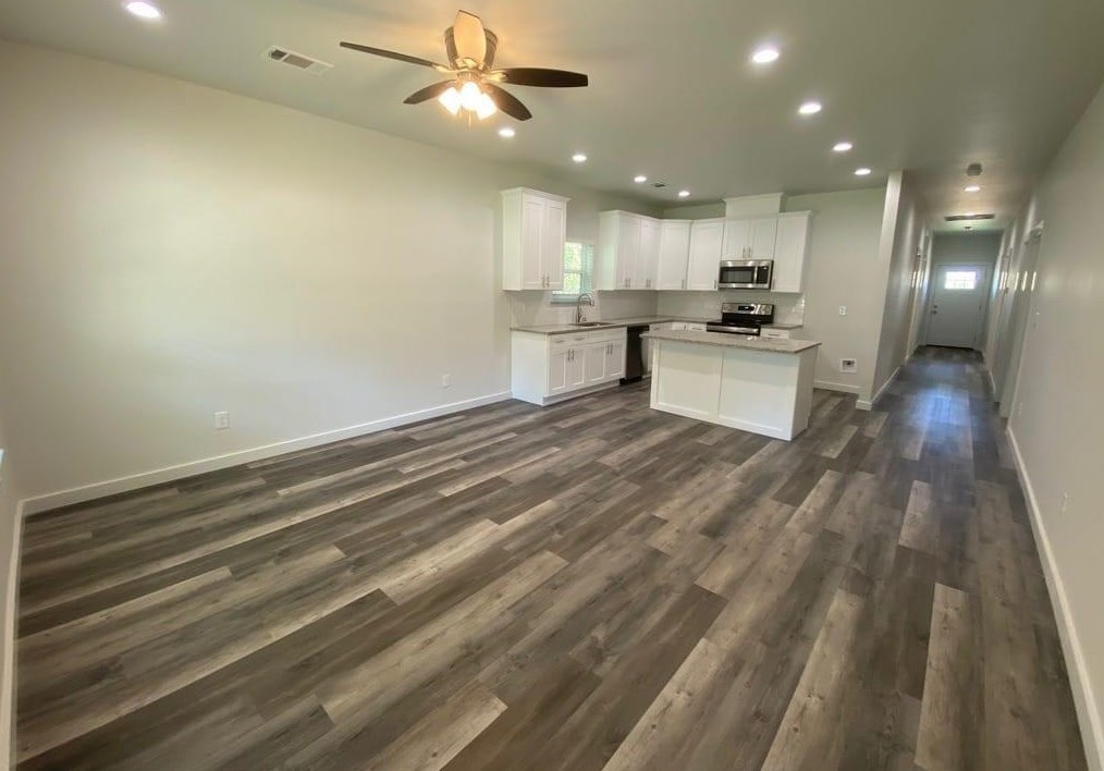 1221 W Johnson St, Denison, TX 75020