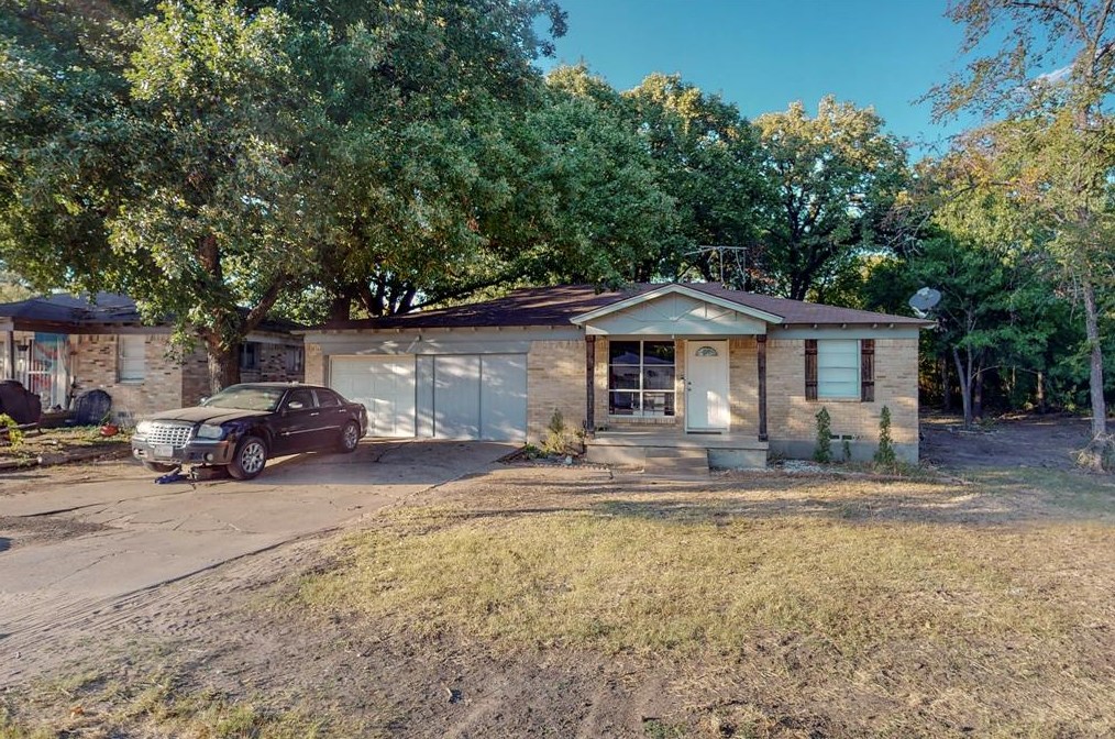 11513 Oak Tree Rd, Mesquite, TX 75180-2110