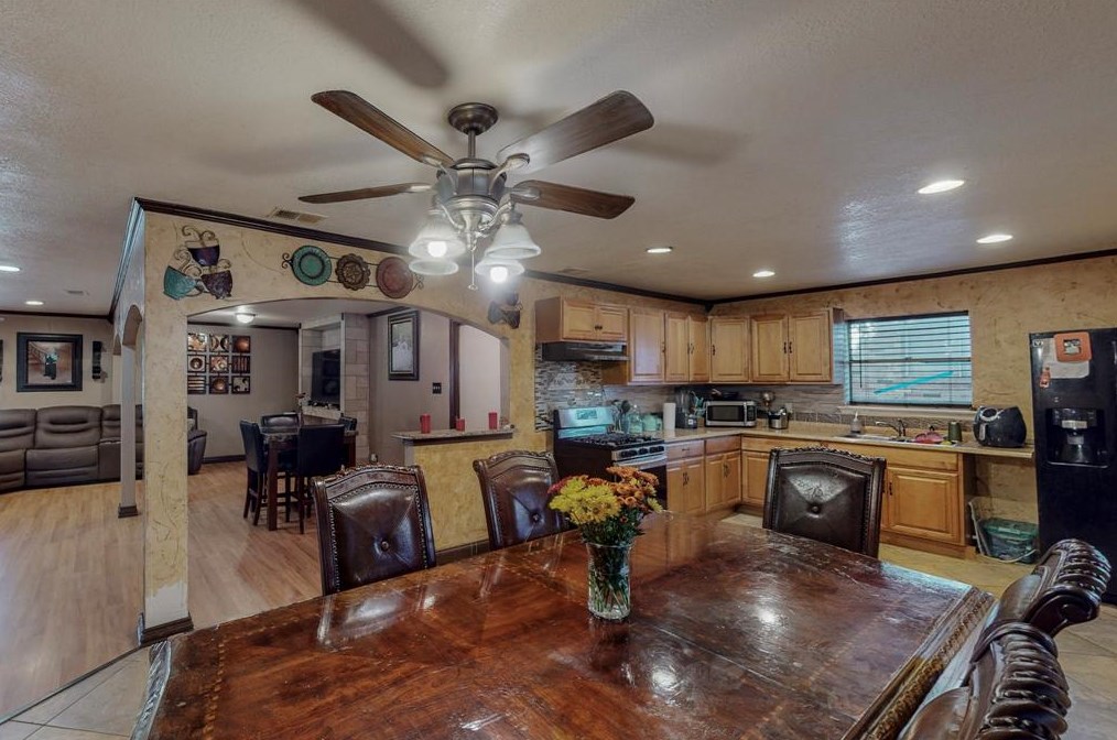 11513 Oak Tree Rd, Mesquite TX exterior