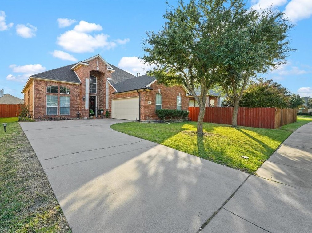 643 Jutland Dr, Grand Prairie, TX 75052-2552