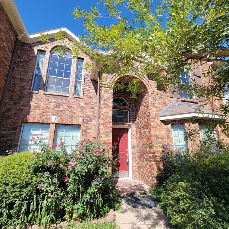 5400 Meadow Valley Dr, Fort Worth, TX 76123