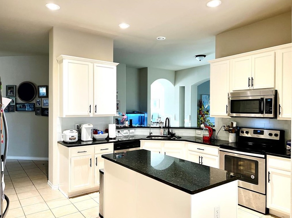 2747 Ferdinand, Grand Prairie, TX 75054