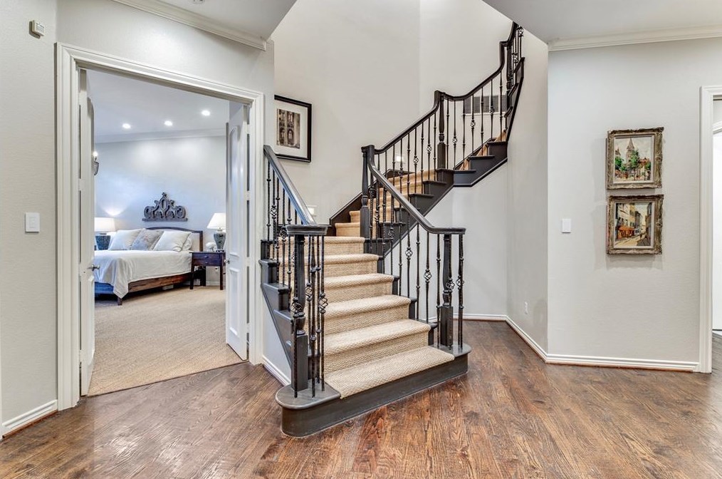 402 Byu Vis, Grapevine TX exterior