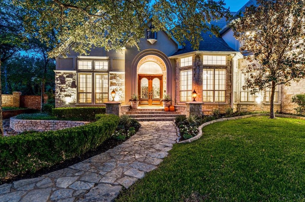 402 Bayou Vis, Grapevine, TX 76092-8591