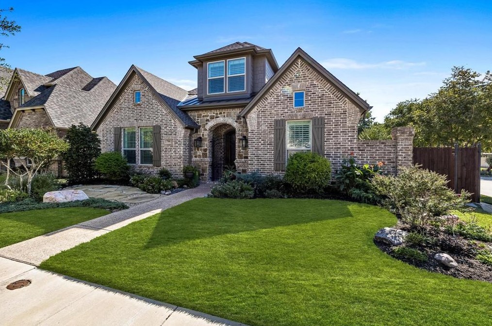 700 Silver Lake Dr, Keller, TX 76248-1406