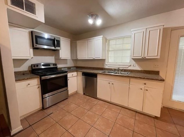 1120 Eastwood Dr, Lewisville, TX 75067