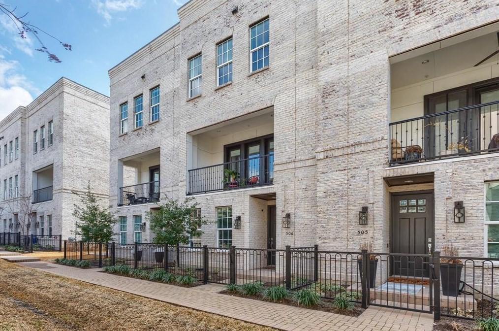7333 Valley View Ln #506, Dallas, TX 75240