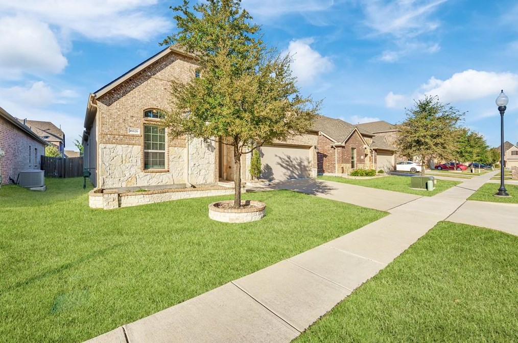 10620 Troutt Dr, Mckinney TX  75072-3415 exterior
