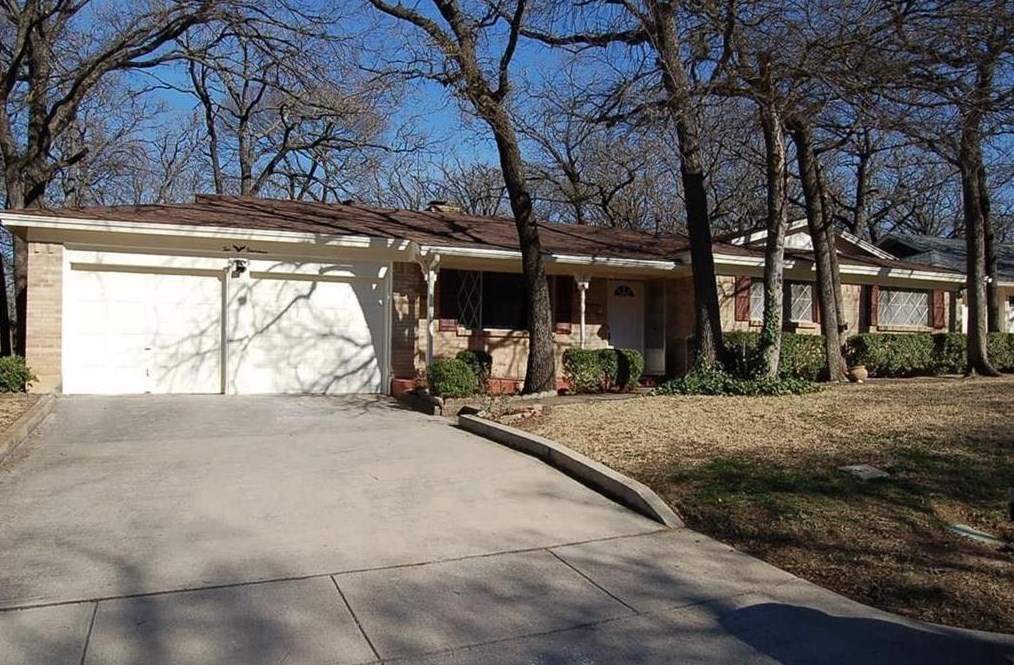 214 Juniper St, Midlothian, TX 76063
